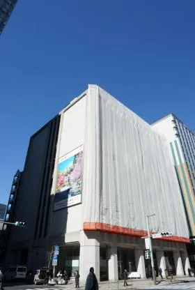 三栄ビルの外観