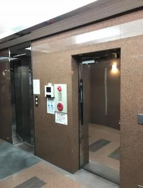 室町CSビルの外観