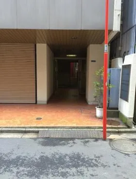 室四ビルの外観