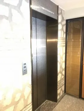 海老屋ビルの外観