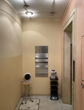 室一ビルの外観