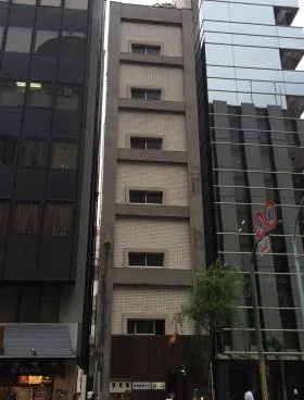 東信室町ビルの外観