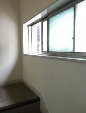 東信室町ビルの外観