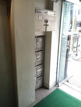 東信室町ビルの外観