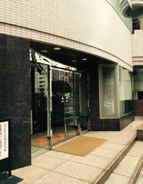 エムアールビルの外観