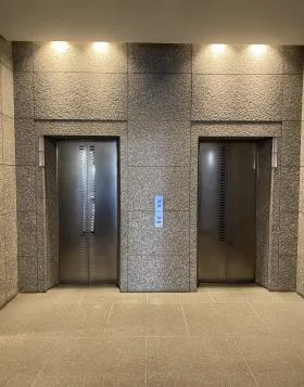 三友常盤橋ビルの外観