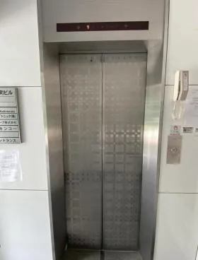 日東本石町ビルの外観