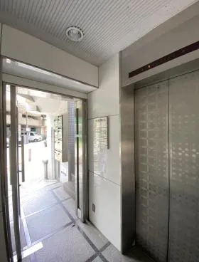 日東本石町ビルの外観