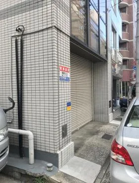 東新ビルの外観