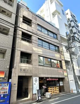 讃金ビルの外観