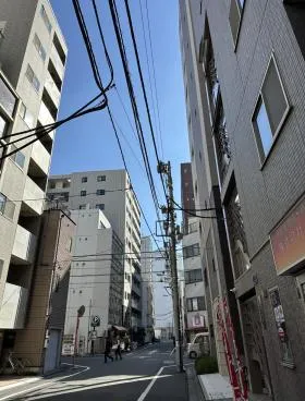 讃金ビルの外観