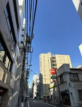 讃金ビルの外観