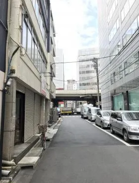 スサトビルの外観