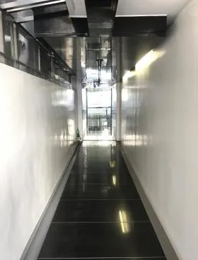 近甚ビルの外観