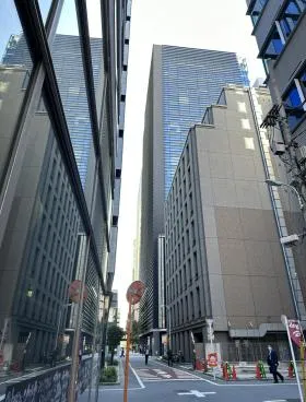 山一大野ビルの外観