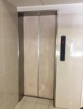 菅山ビルの外観