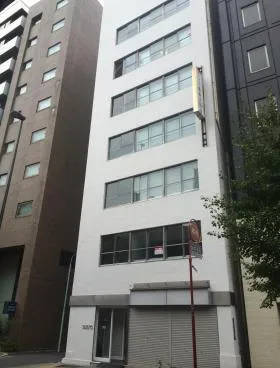 鈴東ビルの外観