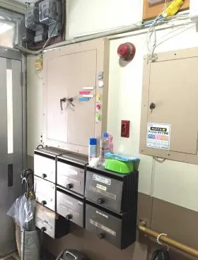 東海ビルの外観