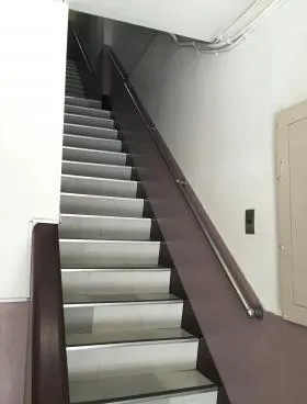 明松ビルの外観
