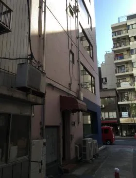 箱健ビルの外観