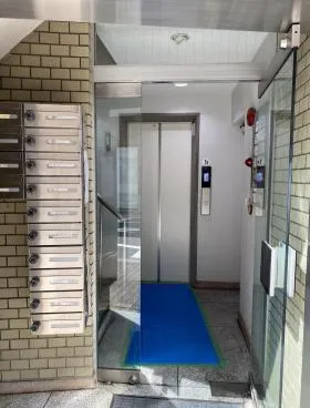 八木ビルの外観