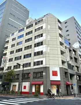 銀座スイムビルの外観