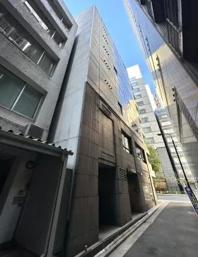 銀座スイムビルの外観