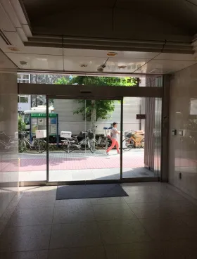 西新橋光和ビルの外観