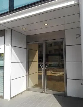 コロナ社第3ビルの外観