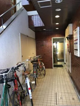 三神AL共同ビルの外観