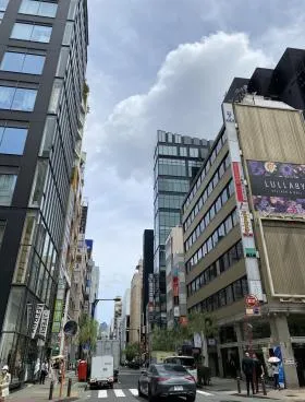 ビッグウエストビルの外観