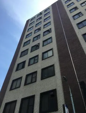 一新ビルの外観