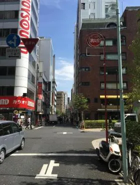 一新ビルの外観