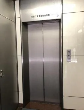 八重洲ビルの外観