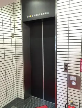 祥ビルの外観