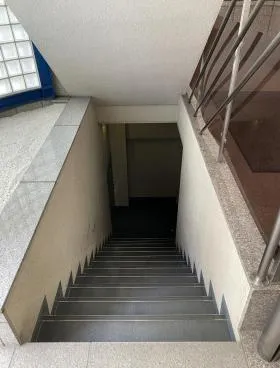 松木ビルの外観