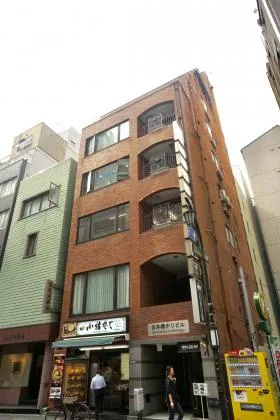 日本橋ホリビルの外観