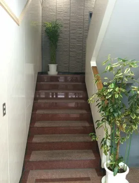 東和八重洲(旧:春陽堂)ビルの外観