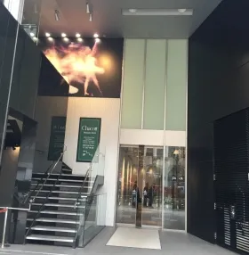 ラウンドクロス新宿の外観