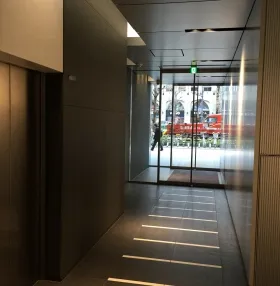 ラウンドクロス新宿の外観