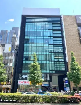 ラウンドクロス新宿の外観