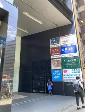 ラウンドクロス新宿の外観