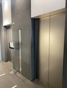 ラウンドクロス新宿の外観