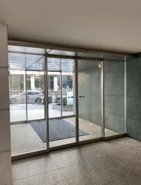 麹町KSスクエアビルの外観