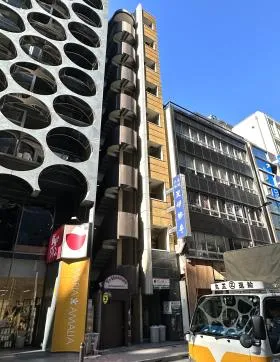 伊勢半ビルの外観