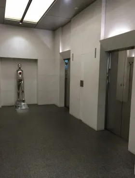 日新ビルの外観