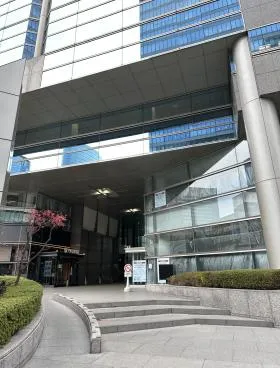 日新ビルの外観