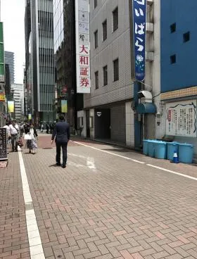 銀三ビルの外観