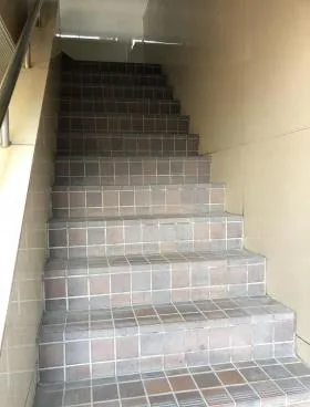 ナルコビルの外観