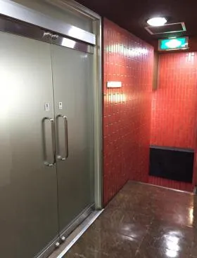 三光ビルの外観